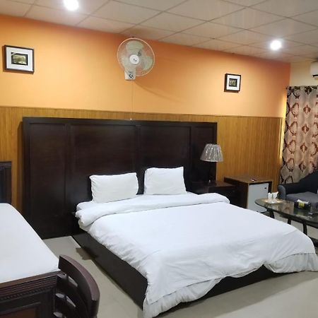 Amyl'S Garden Guest House อิสลามาบัด ภายนอก รูปภาพ