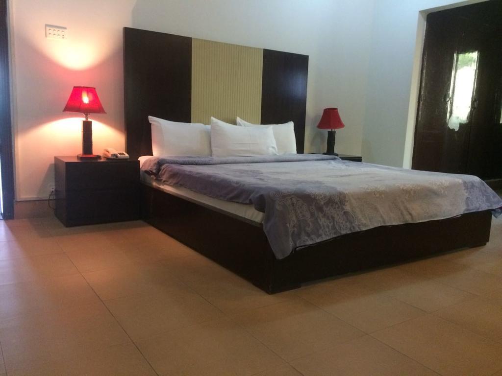 Amyl'S Garden Guest House อิสลามาบัด ภายนอก รูปภาพ