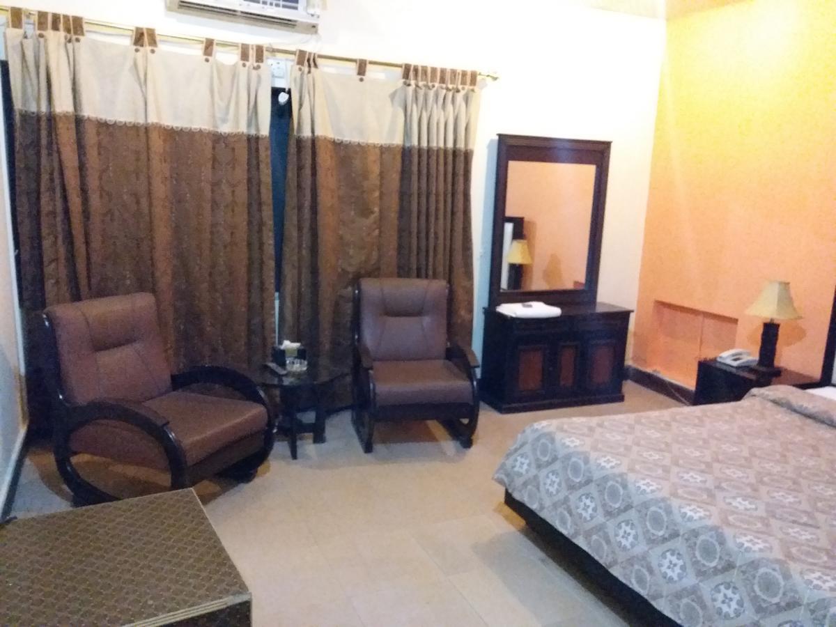 Amyl'S Garden Guest House อิสลามาบัด ภายนอก รูปภาพ