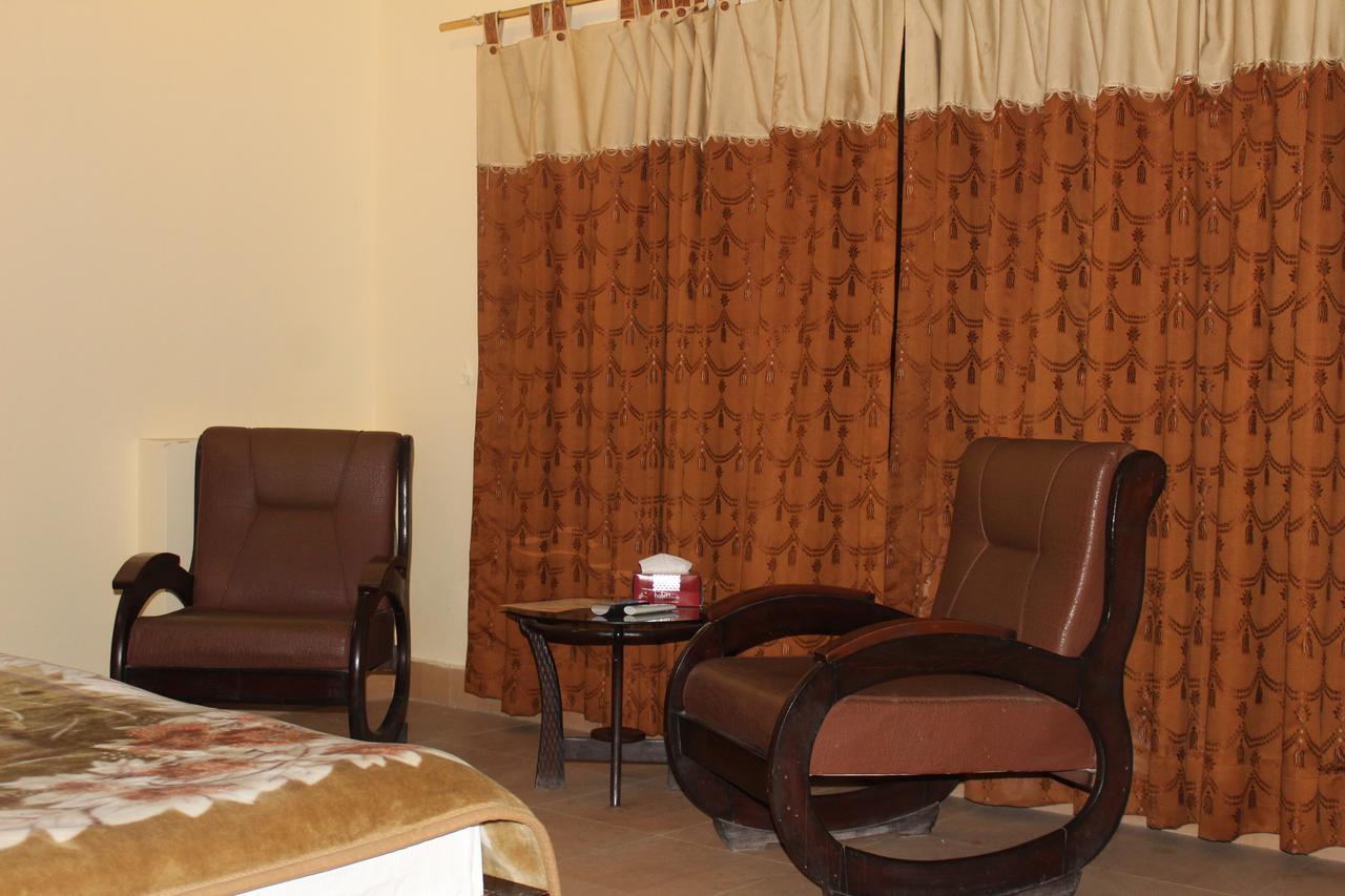 Amyl'S Garden Guest House อิสลามาบัด ภายนอก รูปภาพ