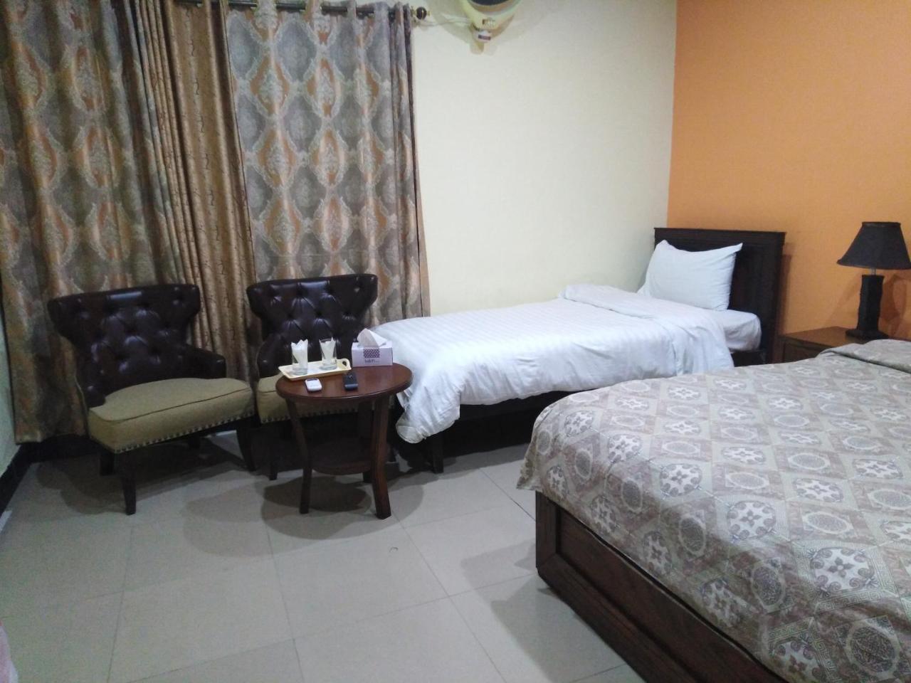 Amyl'S Garden Guest House อิสลามาบัด ภายนอก รูปภาพ