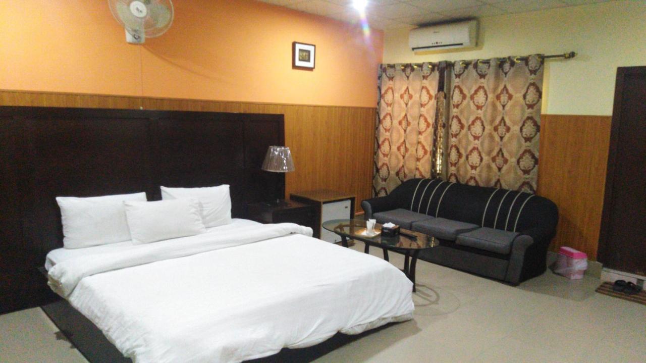 Amyl'S Garden Guest House อิสลามาบัด ภายนอก รูปภาพ