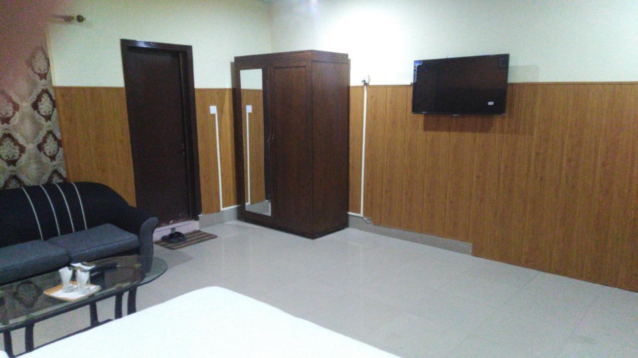 Amyl'S Garden Guest House อิสลามาบัด ภายนอก รูปภาพ